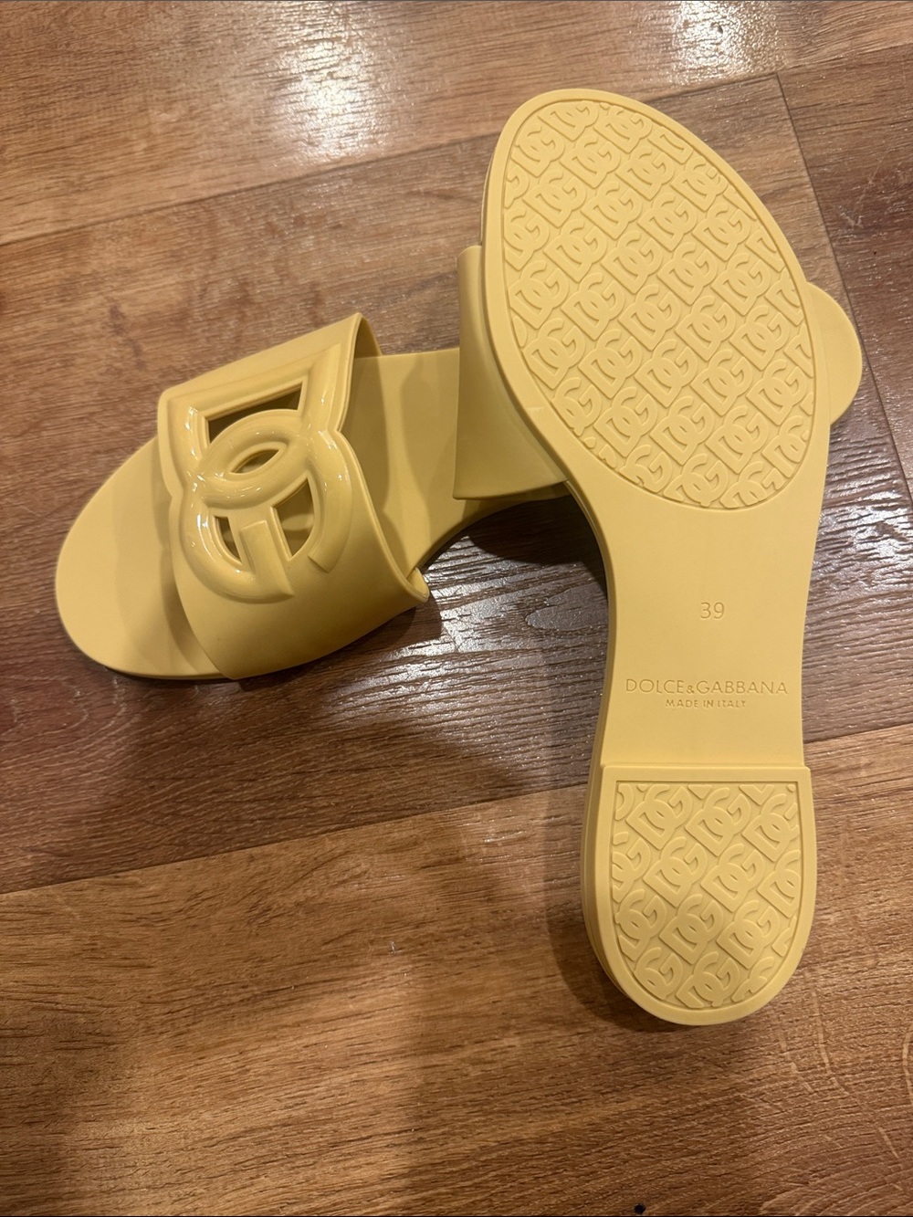 size 39 dolce & Gabbana Banana Yellow Logo Slide Sandals - Picture 13 of 13